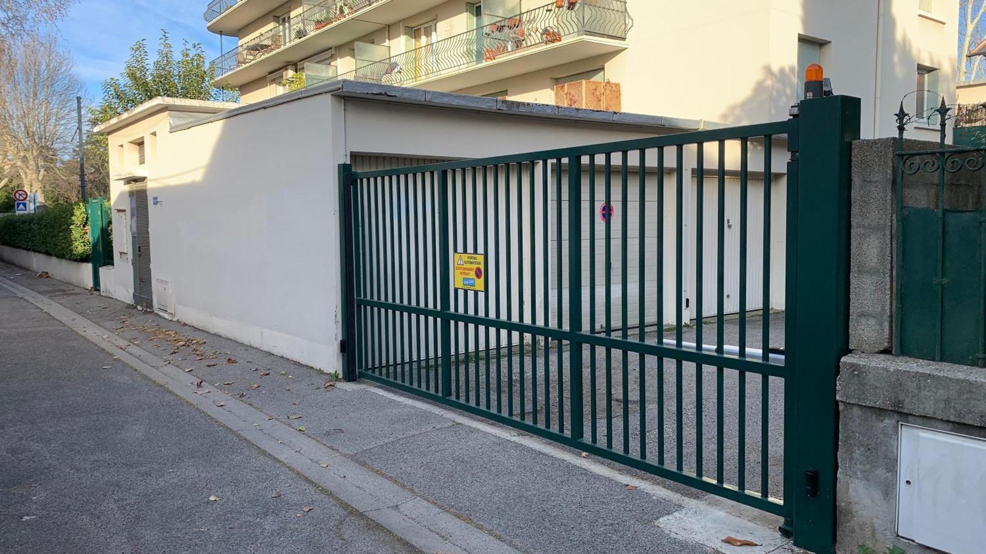 Au Calme De L'Iris - Clim - Garage - Wifi - Tramway Avignon Exterior foto